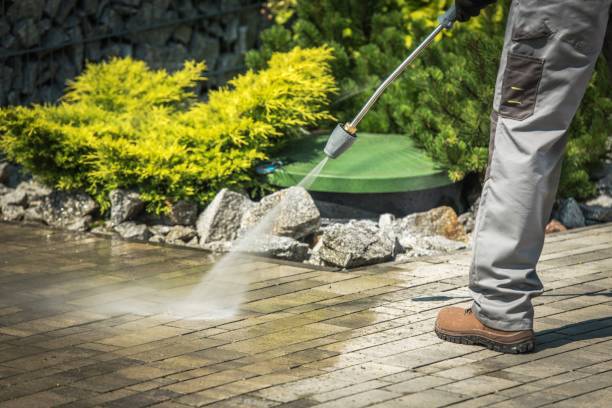 Best Driveway Pressure Washing  in Urbandale, IA